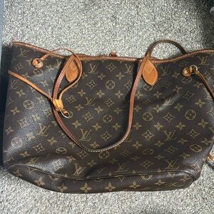 SOLD Louis Vuitton Neverfull MM 2012 edition authentic